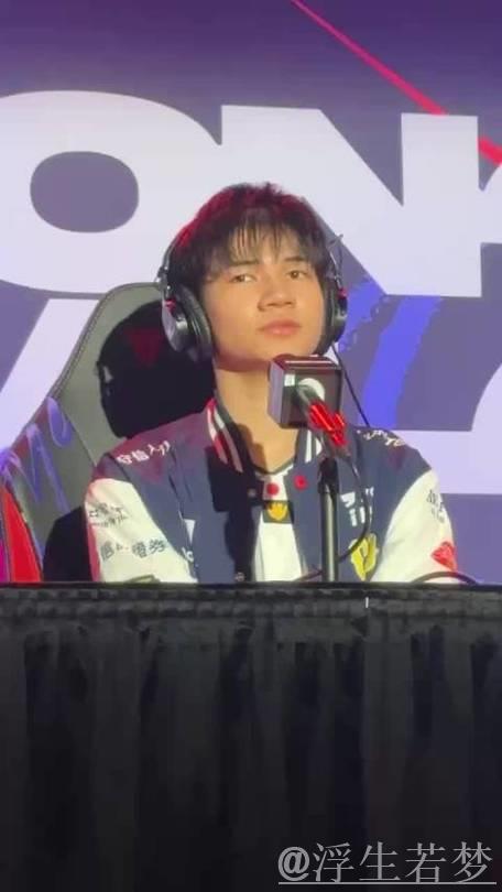 JDG中单选手HongQ发布ins:初雪来了 JDG中单选手HongQ发布ins:初雪来了